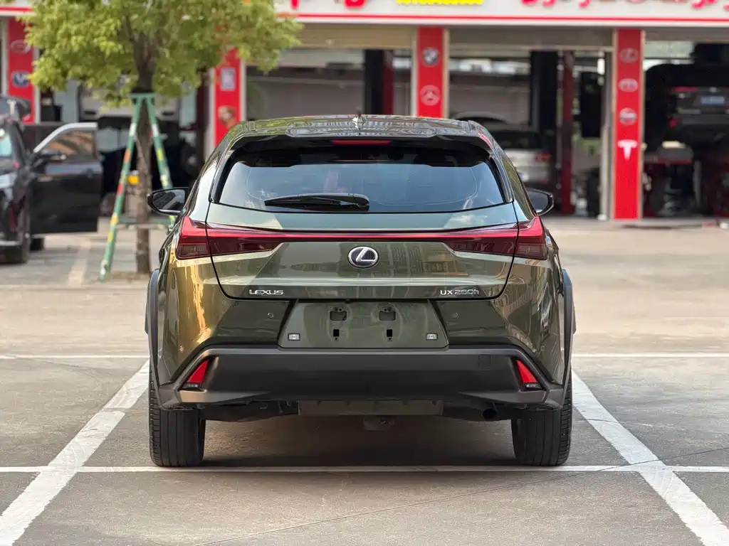 Lexus UX — миниатюра 4