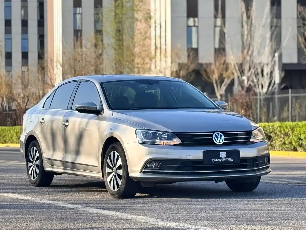 Volkswagen Sagitar 2018 1.6L AT Comfort
