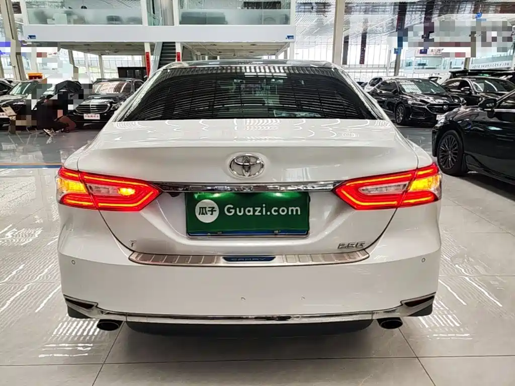 Toyota Camry — миниатюра 6
