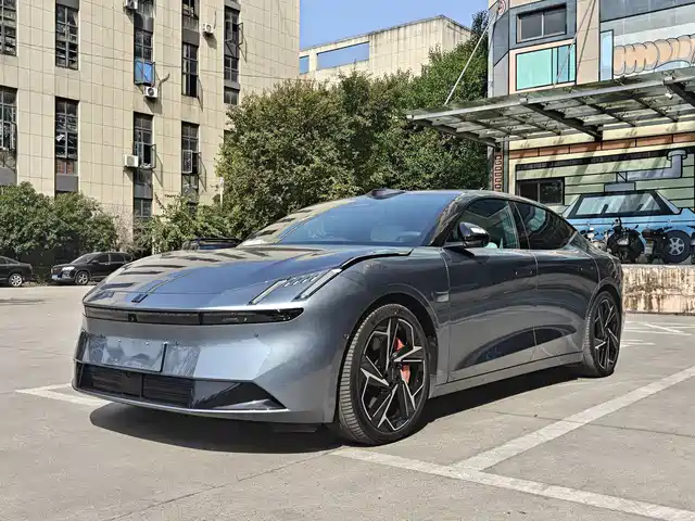 Lynk & Co Z10