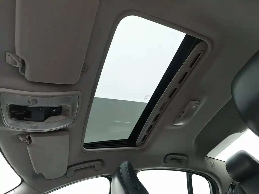 Volvo S60 (Import) — миниатюра 14