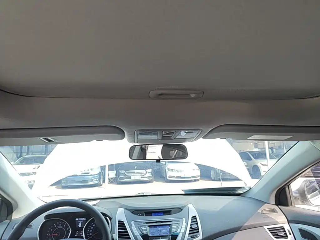 Hyundai Elantra Langdong — миниатюра 18