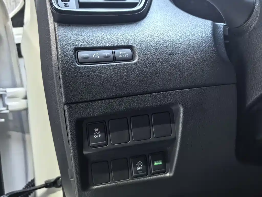 Nissan X-Trail — миниатюра 22