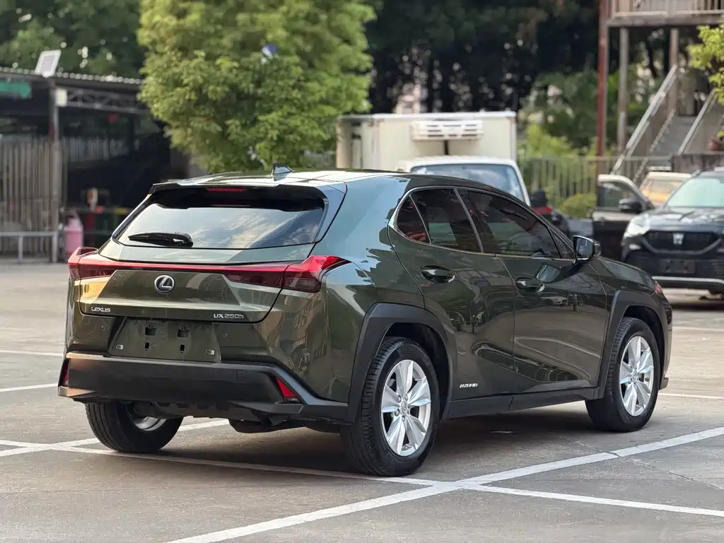 Lexus UX — миниатюра 5