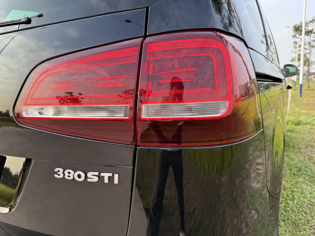 Volkswagen Xia 2016 380TSI 7 мест