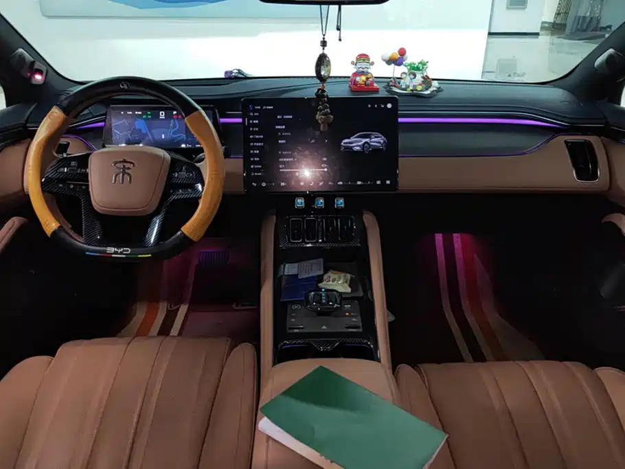 BYD L EV — миниатюра 12