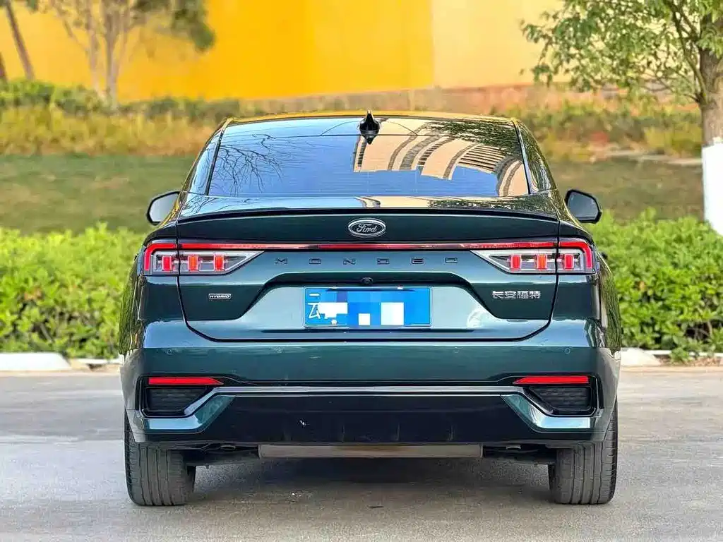 Ford Mondeo — миниатюра 9