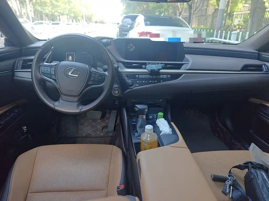 Lexus ES — миниатюра 13