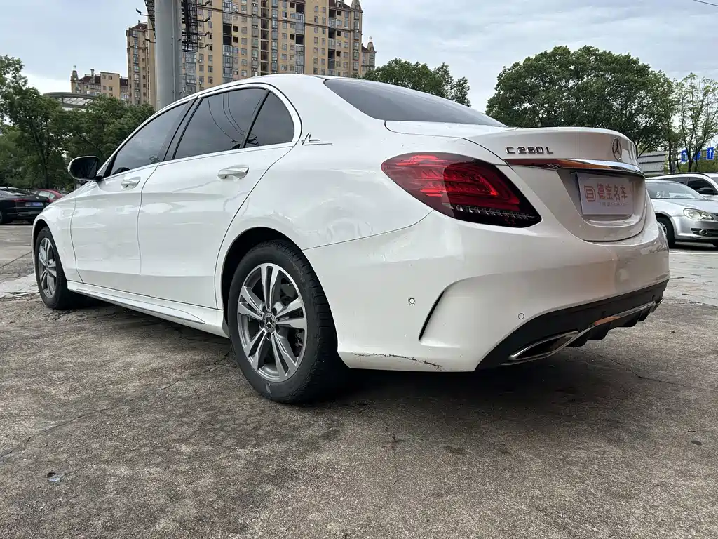 Mercedes-Benz C-Class — миниатюра 12