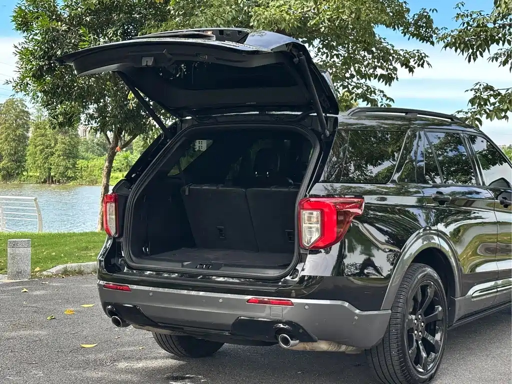 Ford Explorer — миниатюра 10