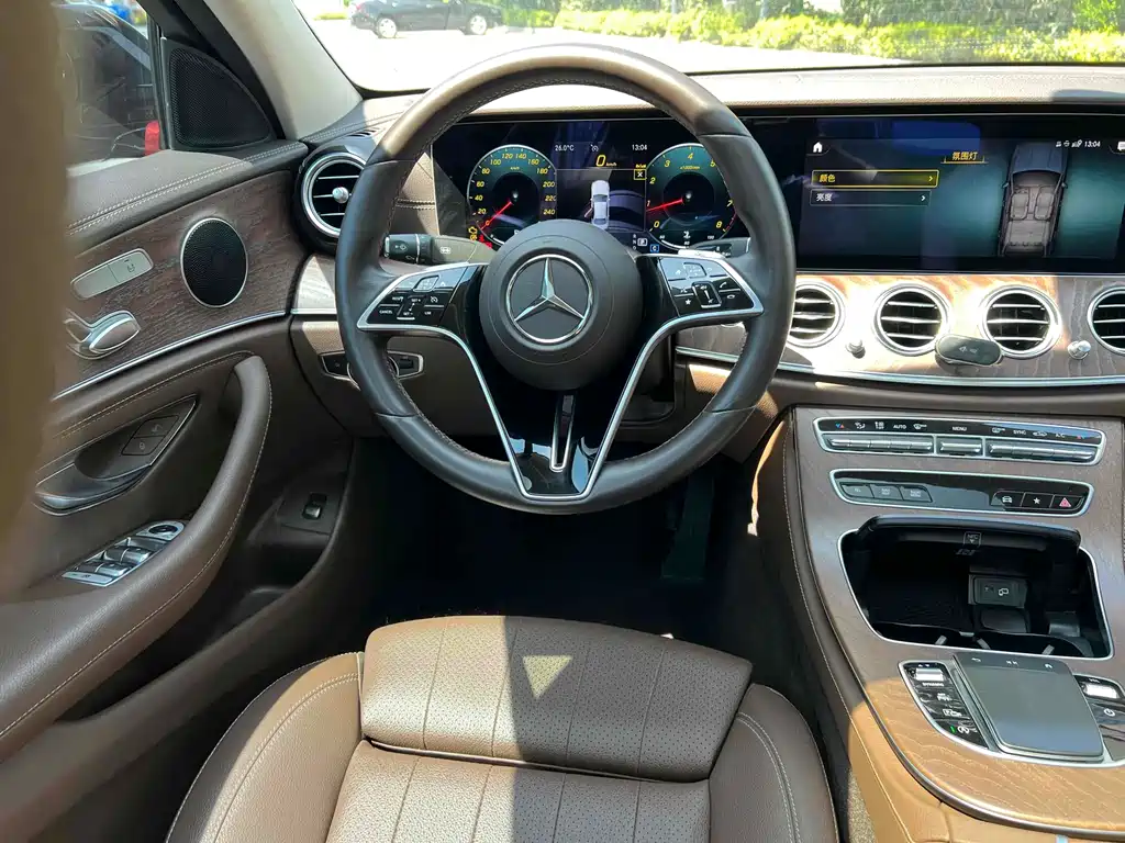 MERCEDES-BENZ E CLASS
