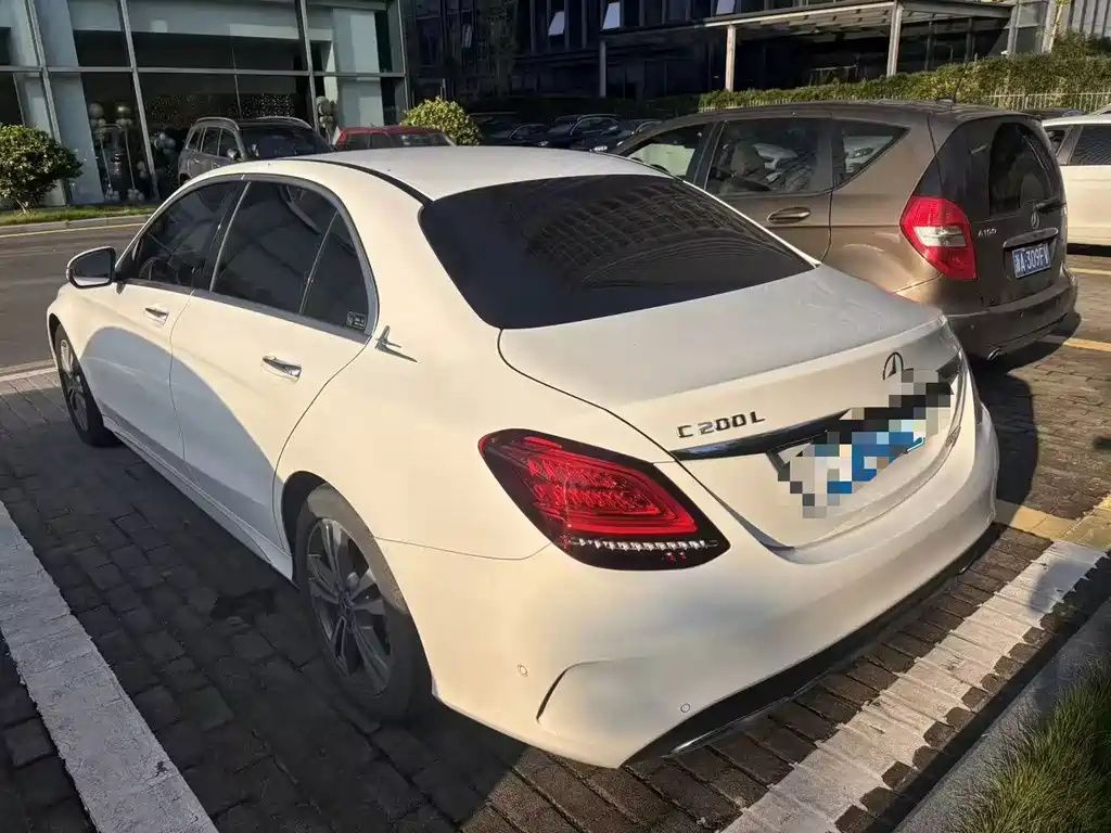 Mercedes-Benz C-Class — миниатюра 4