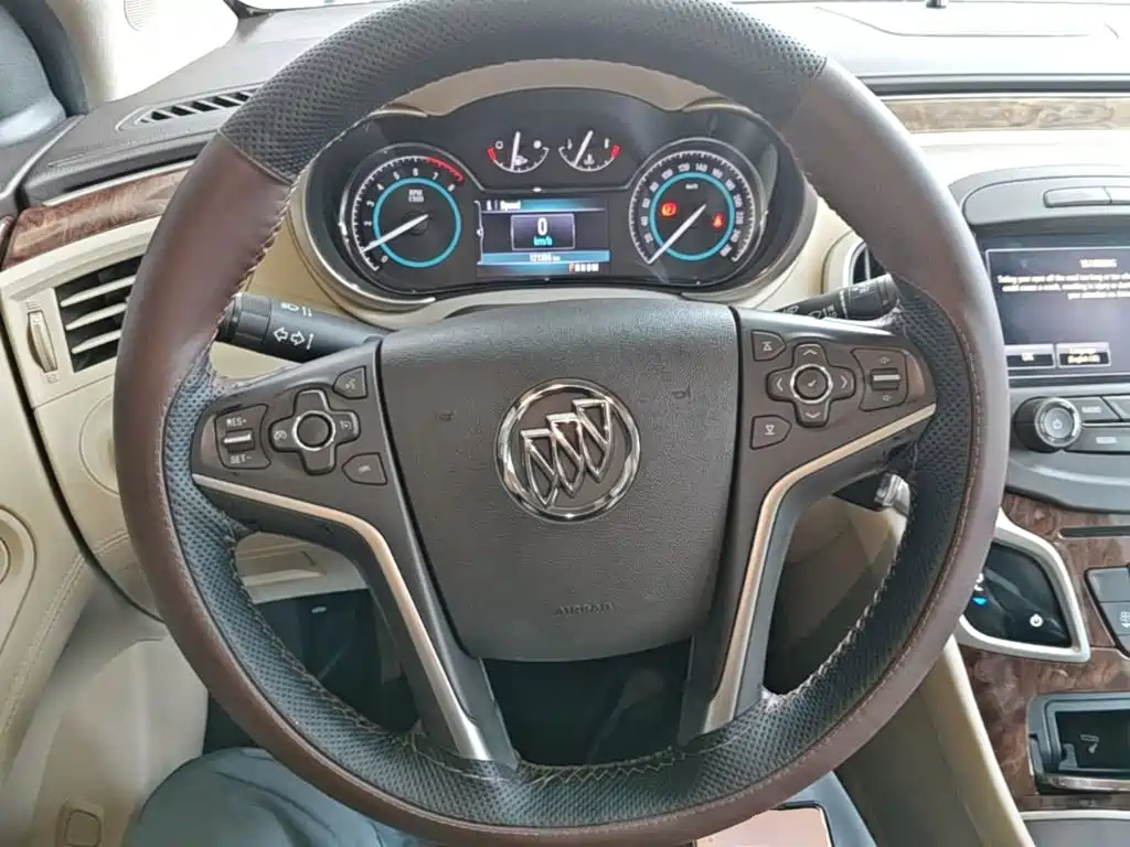 Buick LaCrosse — миниатюра 11