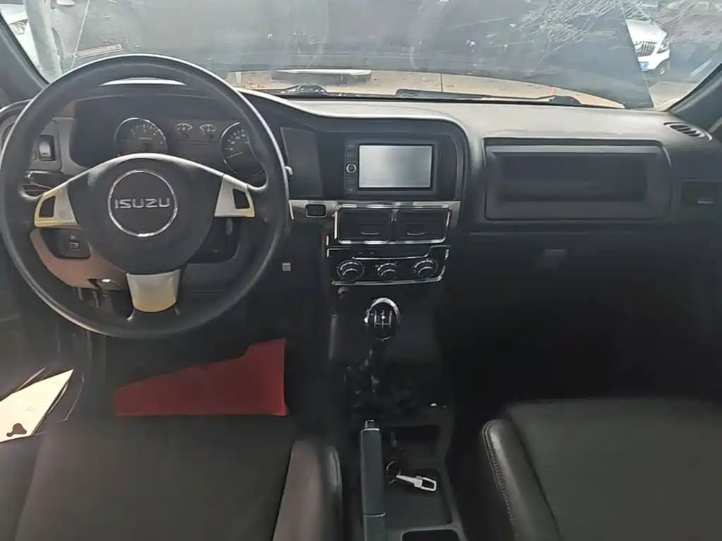 Isuzu Pickup — миниатюра 10