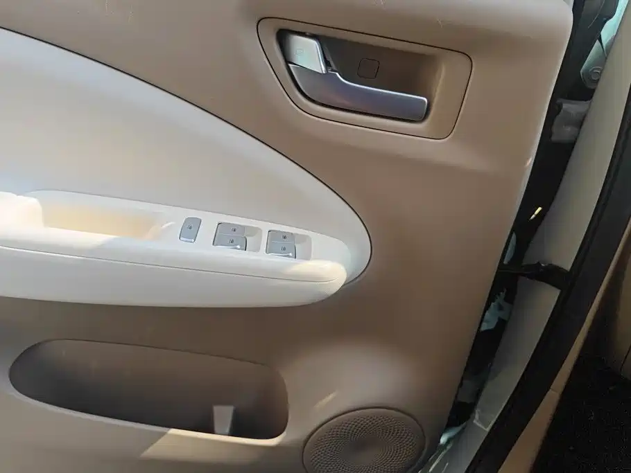 Wuling MINIEV — миниатюра 7