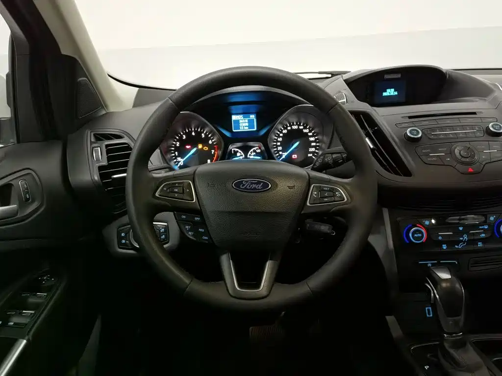 Ford Kuga — миниатюра 11