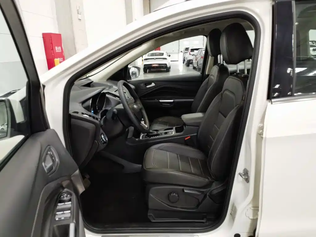 Ford Kuga — миниатюра 10