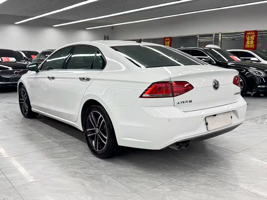 Volkswagen Lamando 2017 230TSI DSG