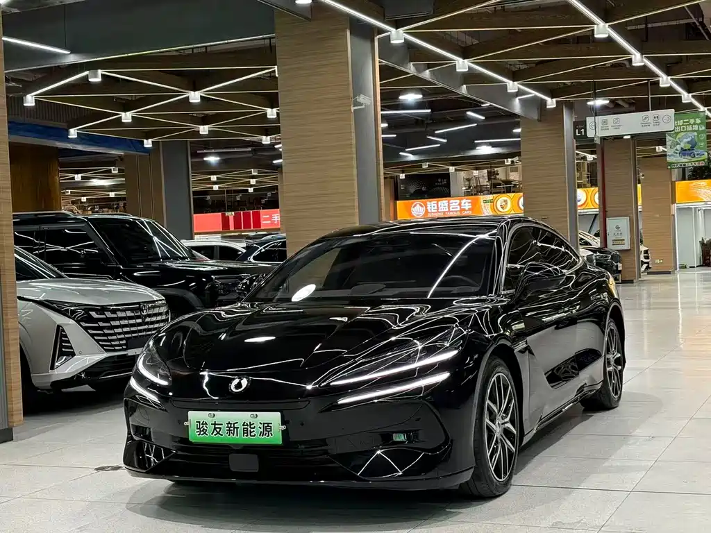 Denza Denza Z9 2025
