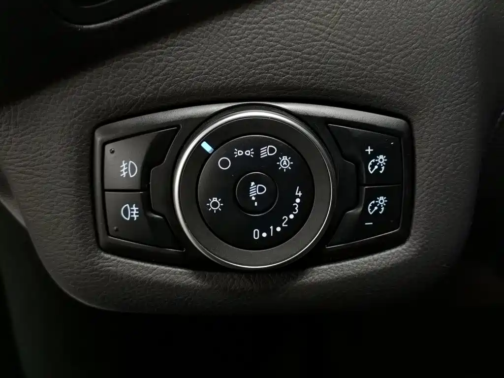 Ford Kuga — миниатюра 21