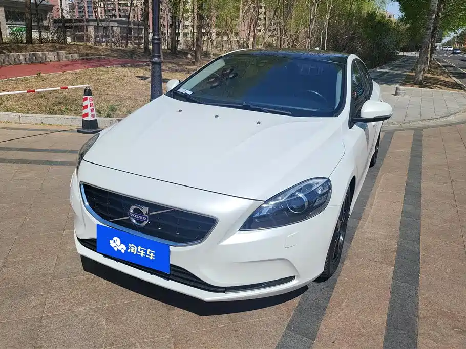 Volvo V40 2016