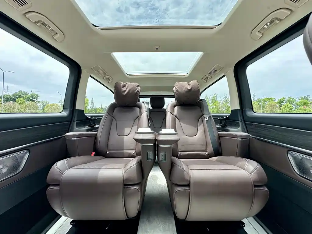 Mercedes-Benz V-Class V 2024 V 300 L Luxury