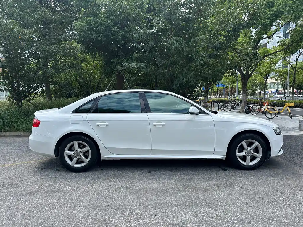 Audi A4L — миниатюра 4