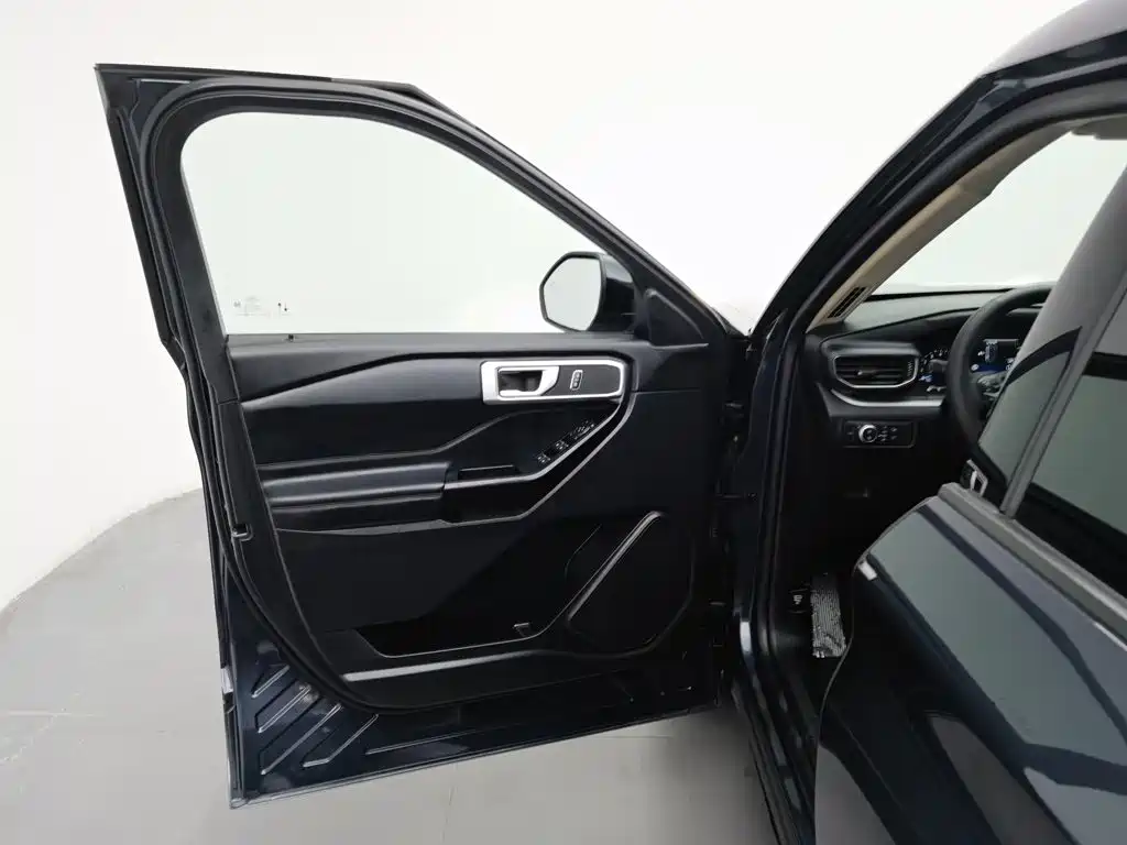 Ford Explorer — миниатюра 8