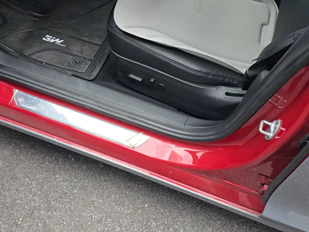 Tesla Model 3 — миниатюра 4