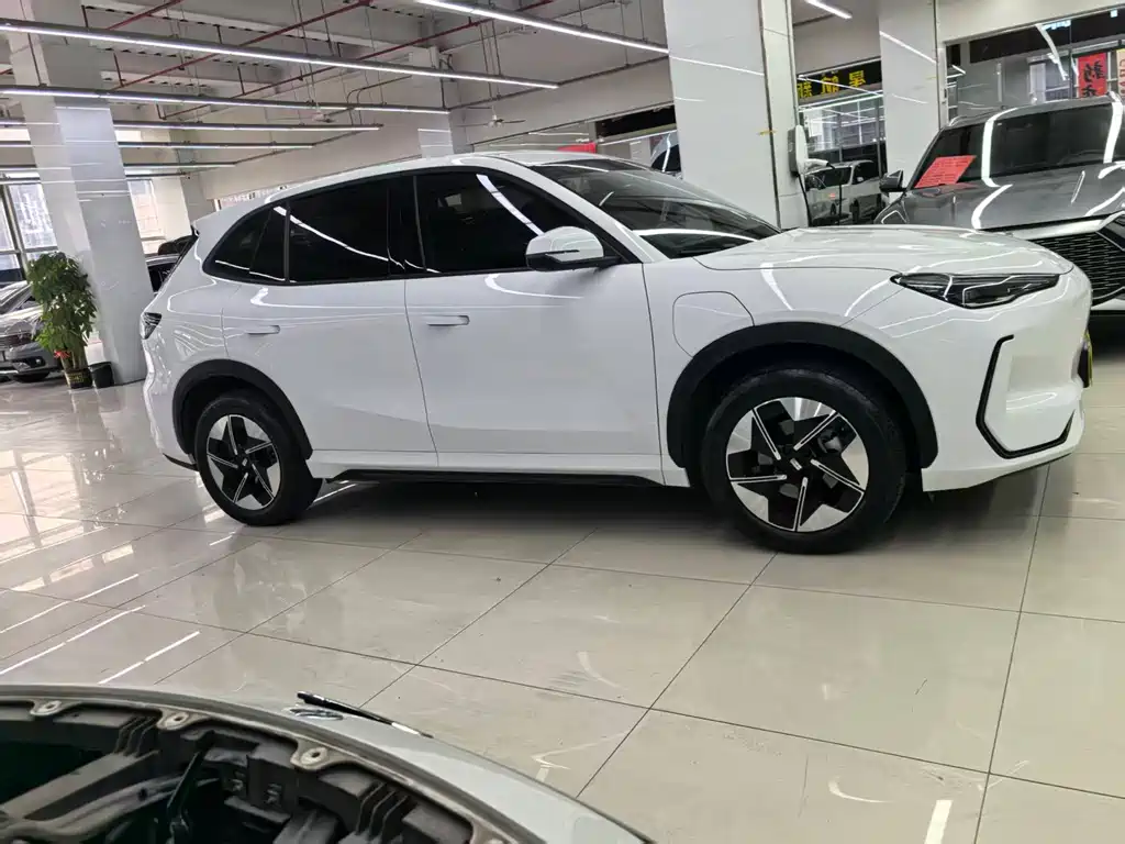 GEELY GALAXY GALAXY E5