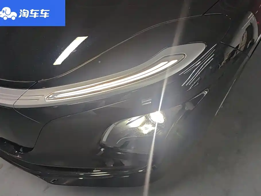 Hongqi E-QM5 2025 500km