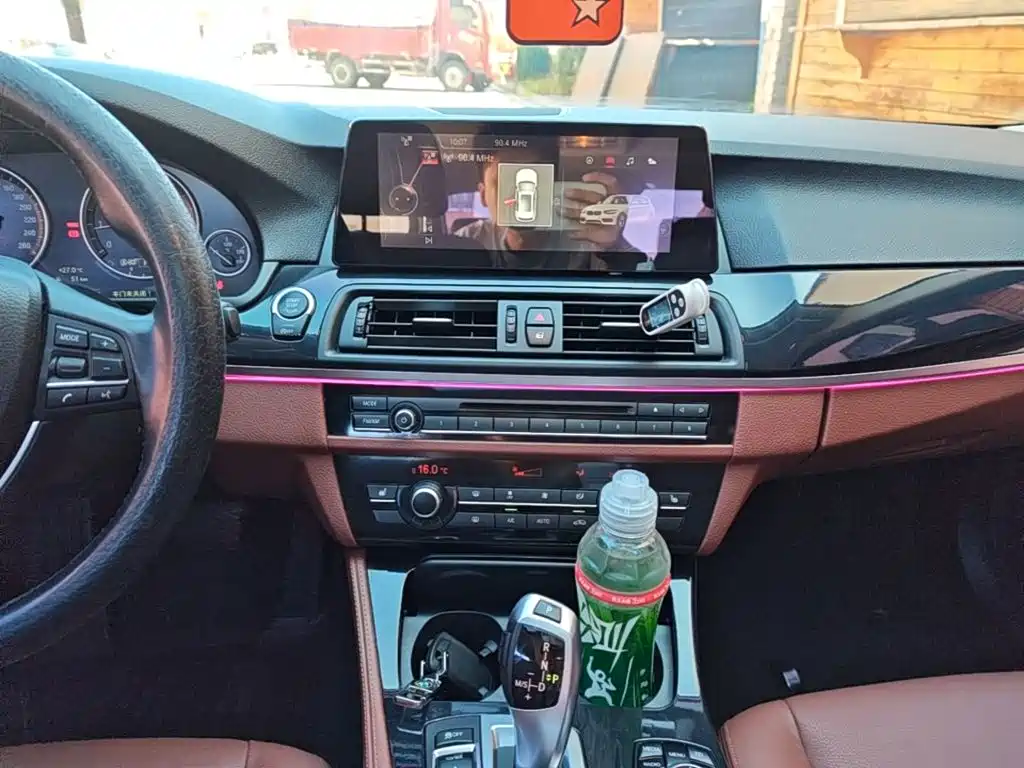 BMW 5 Series — миниатюра 13
