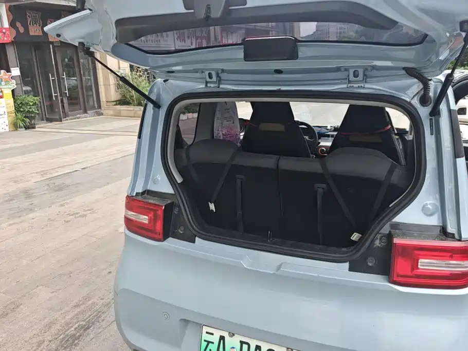 Wuling MINIEV — миниатюра 4