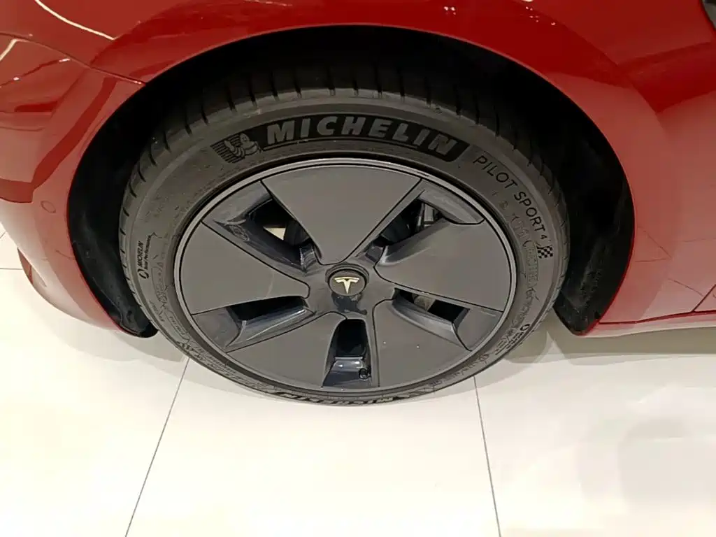 Tesla Model 3 — миниатюра 23
