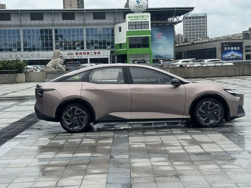 Toyota bZ3 — миниатюра 7