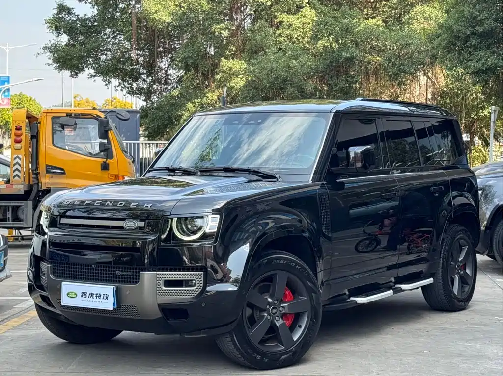 LAND ROVER DEFENDER