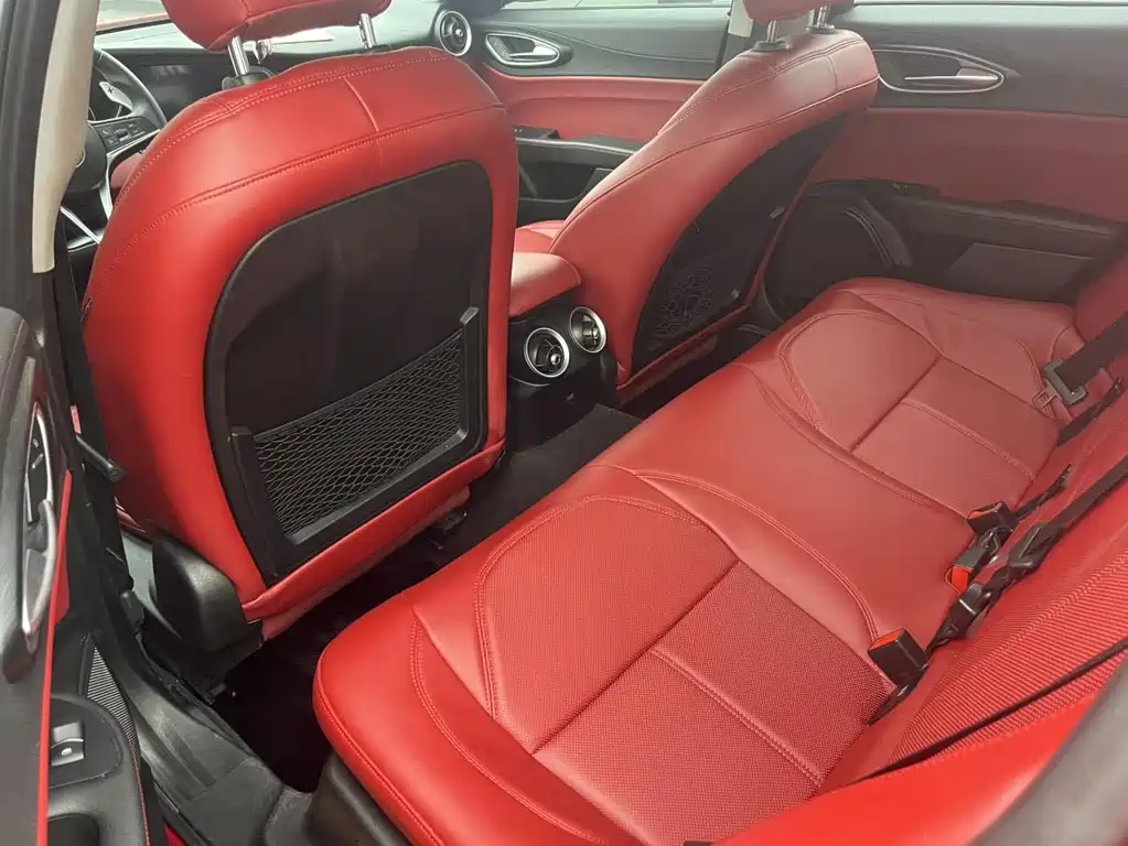 Alfa Romeo Giulia — миниатюра 6