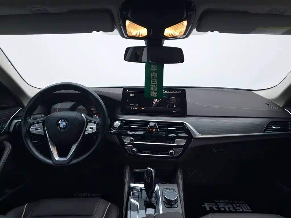 BMW 5 Series — миниатюра 19