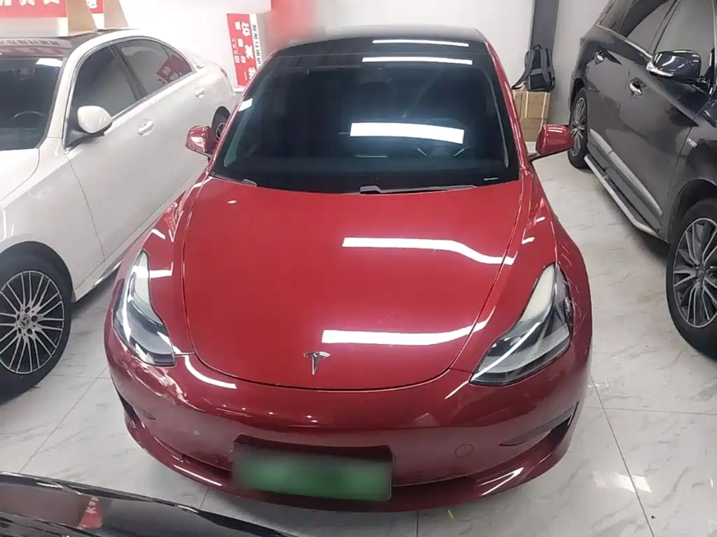 Tesla Model 3 — миниатюра 3