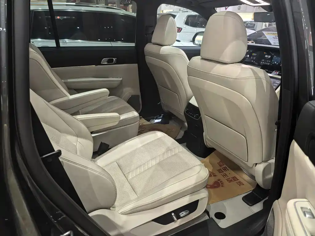 Li Auto Li ONE — миниатюра 8
