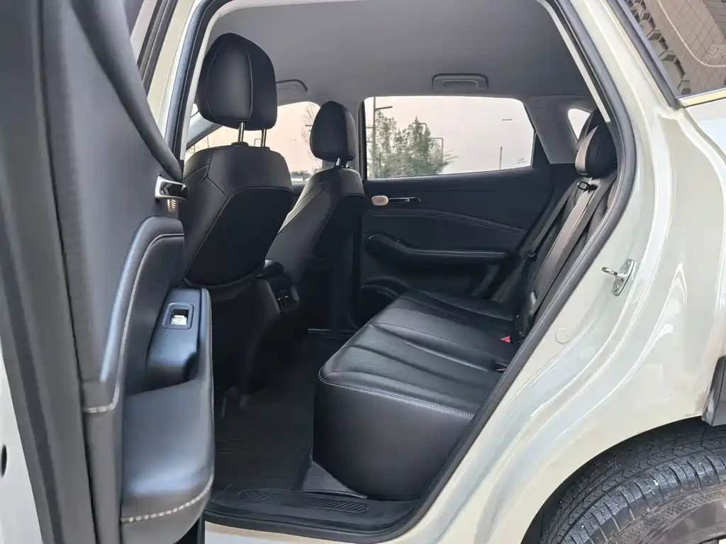 Baojun Yunhai — миниатюра 5