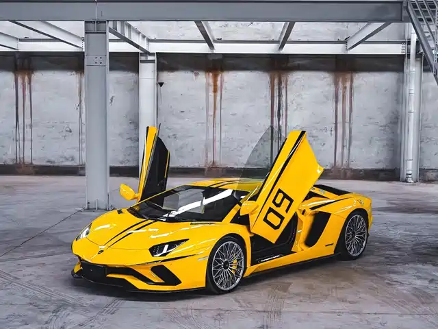 LAMBORGHINI AVENTADOR 2018