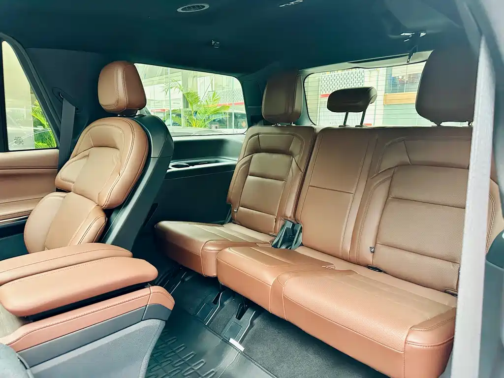 Lincoln Navigator — миниатюра 8