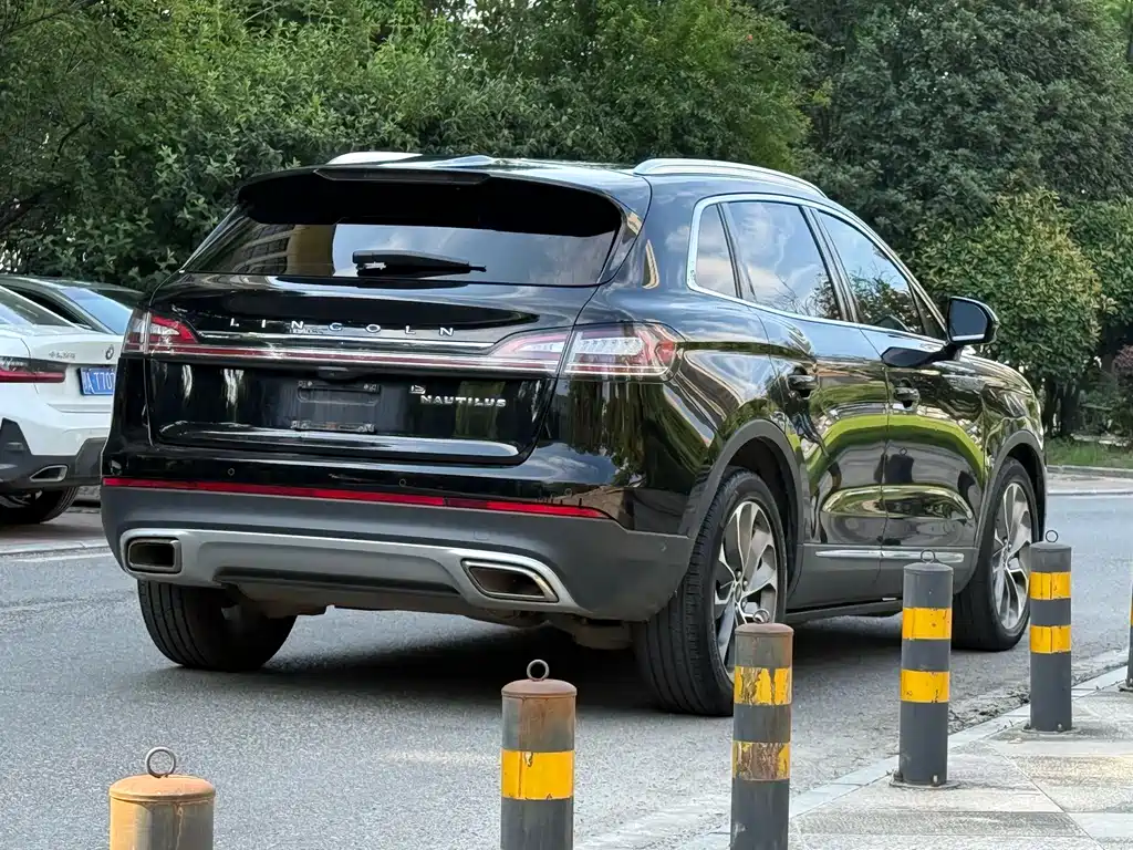 Lincoln Nautilus 2021 2.0T