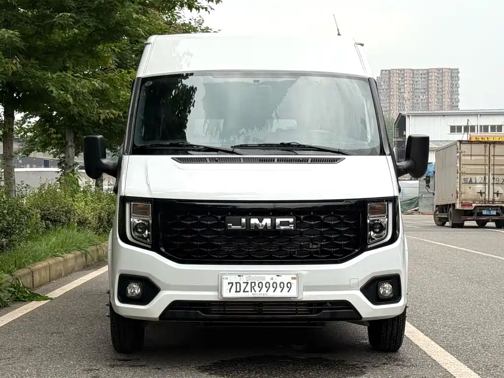 JMC JMC Fushun 2023 2.0T AT 6-9 мест