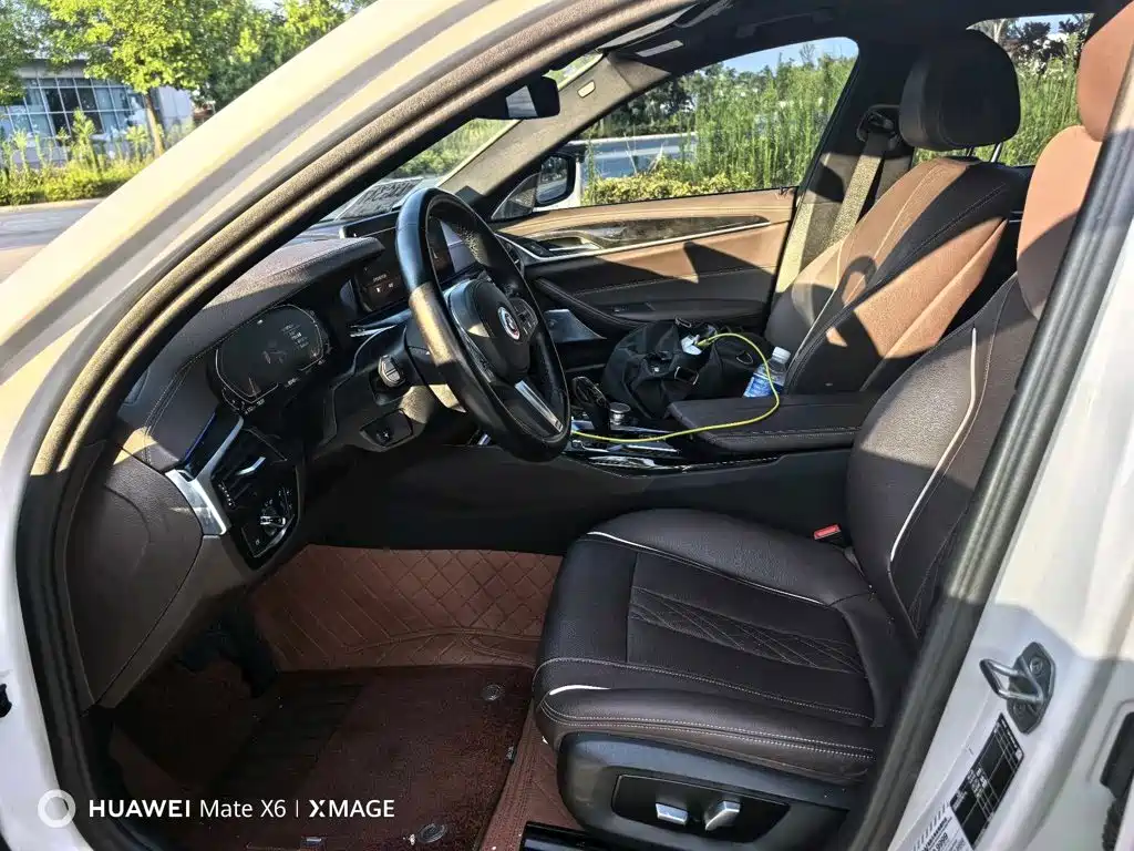 BMW 5 Series — миниатюра 3