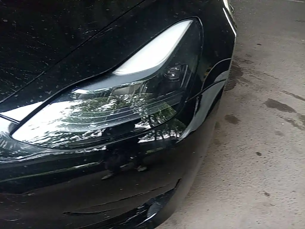 Tesla Model 3 — миниатюра 24