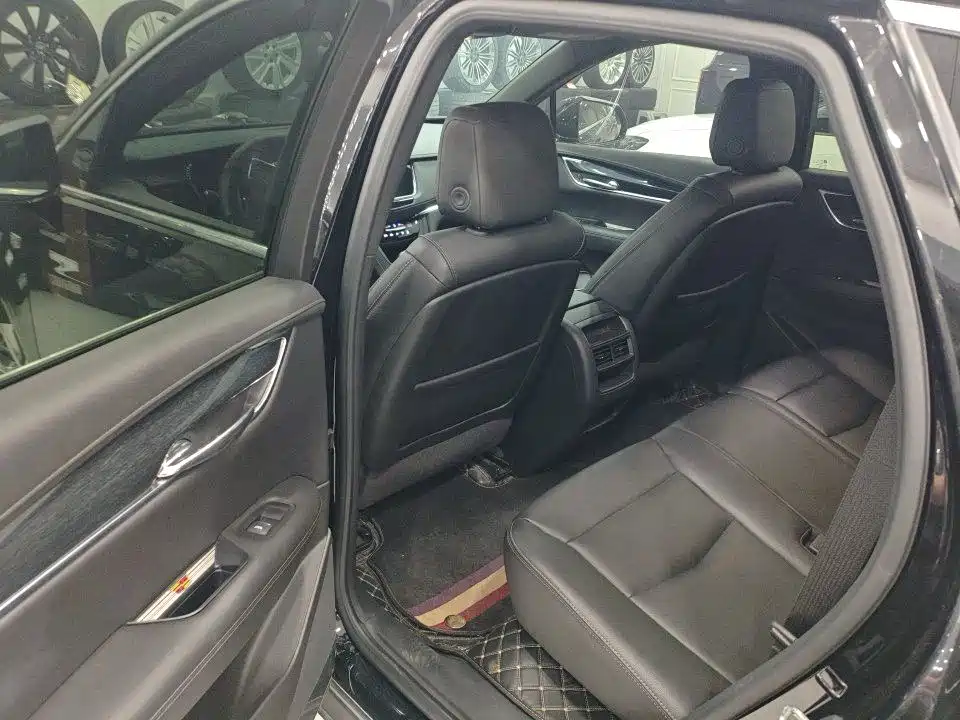 Cadillac XT5 — миниатюра 6