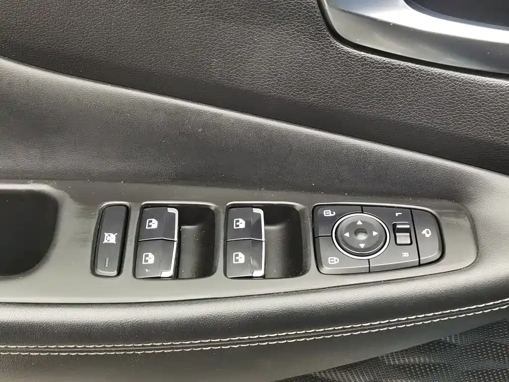 Hyundai Santa Fe — миниатюра 9