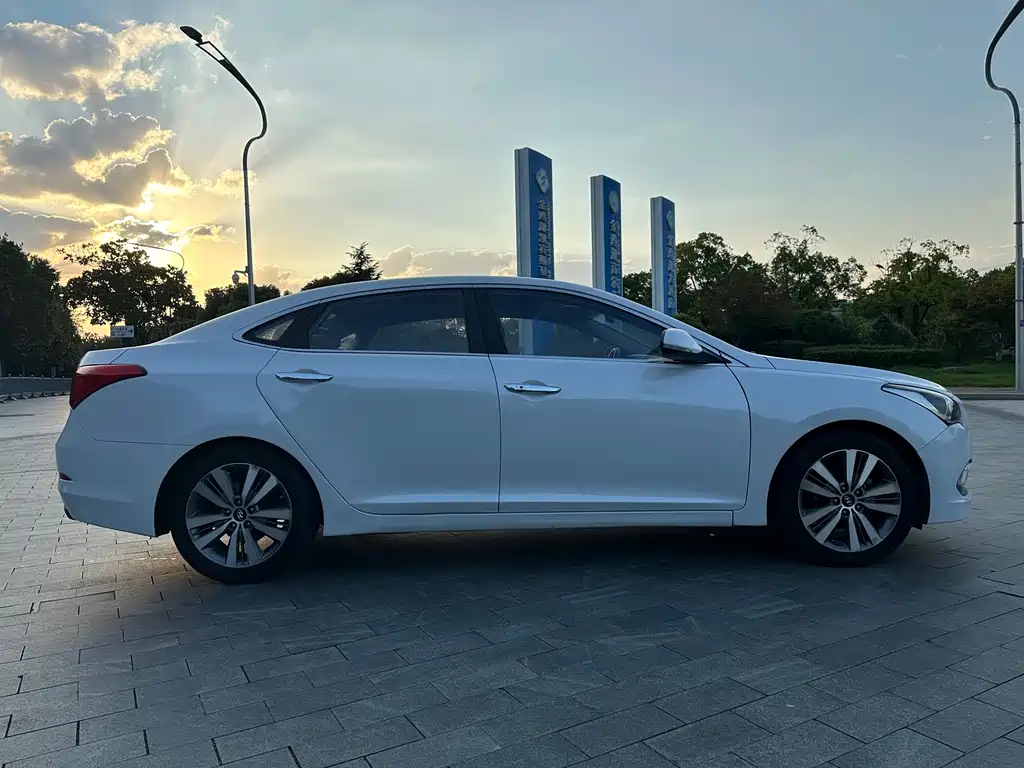 Hyundai Mistra 2016 1.8L AT GLS